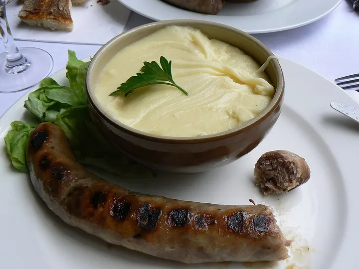 Aligot, spécialité de Auvergne-Rhône-Alpes